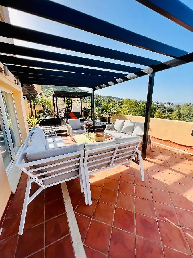 Penthouse Au Calme Avec Vue Mer Nature Environnante Et Tres Grandes Terrasses Marbella Apartment