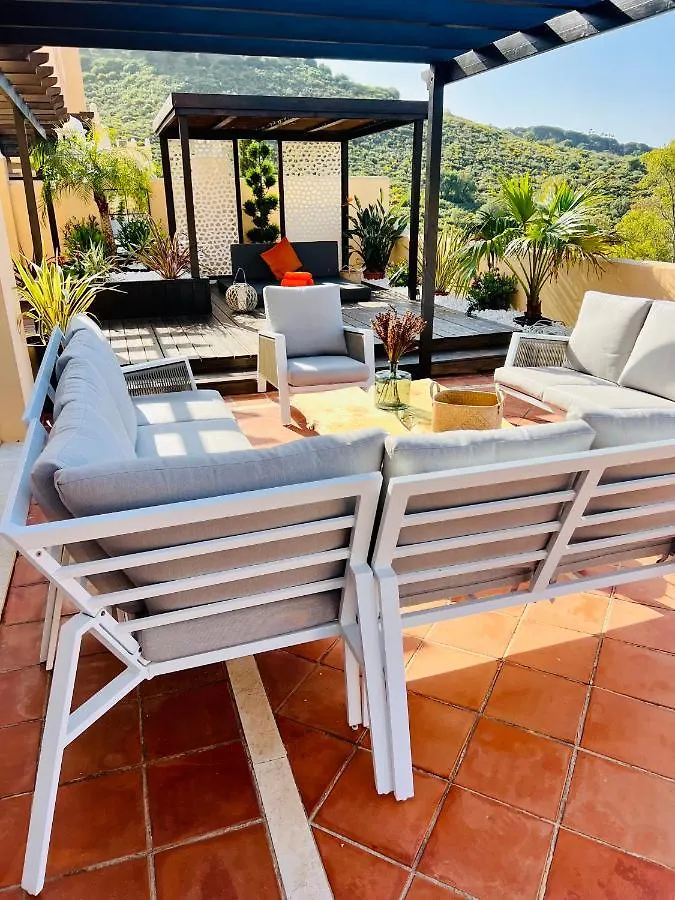 Apartment Penthouse Au Calme Avec Vue Mer Nature Environnante Et Tres Grandes Terrasses Marbella