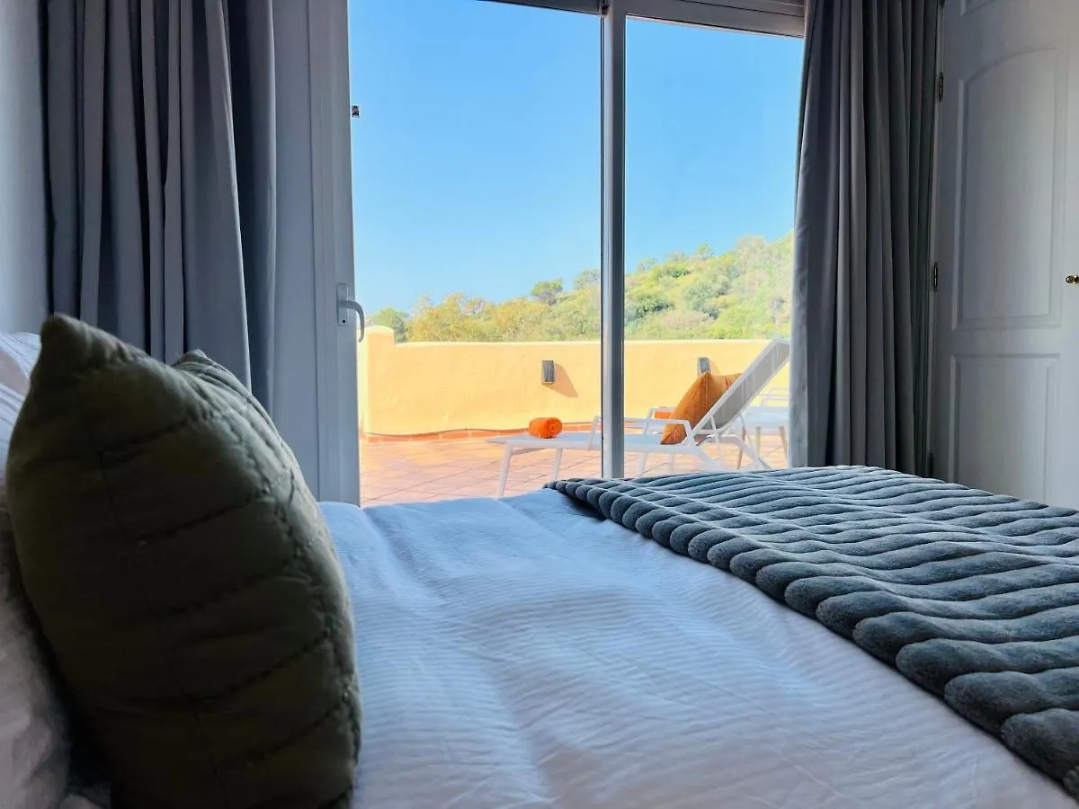 Penthouse Au Calme Avec Vue Mer Nature Environnante Et Tres Grandes Terrasses Marbella Spain