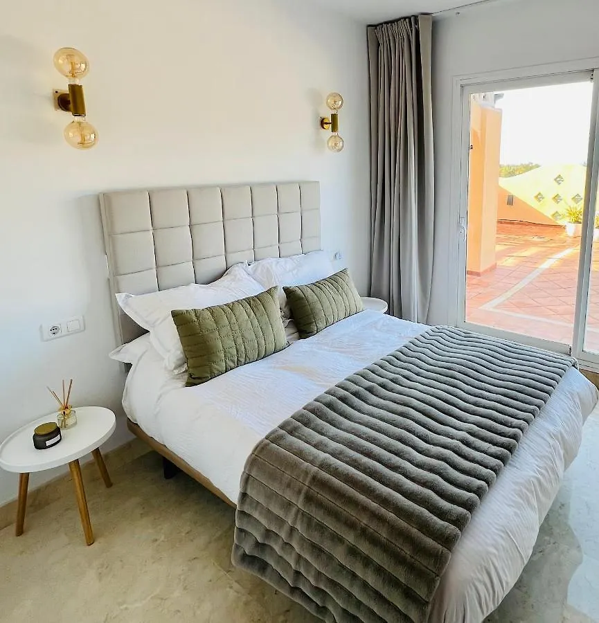 Penthouse Au Calme Avec Vue Mer Nature Environnante Et Tres Grandes Terrasses Marbella Spain