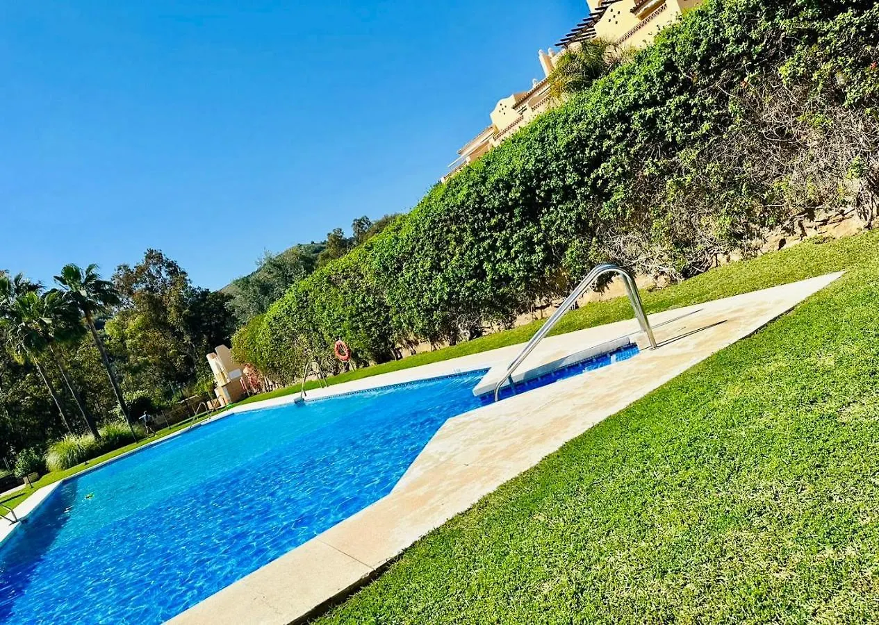 Apartment Penthouse Au Calme Avec Vue Mer Nature Environnante Et Tres Grandes Terrasses Marbella