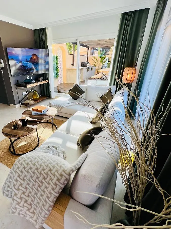 Penthouse Au Calme Avec Vue Mer Nature Environnante Et Tres Grandes Terrasses Marbella Apartment